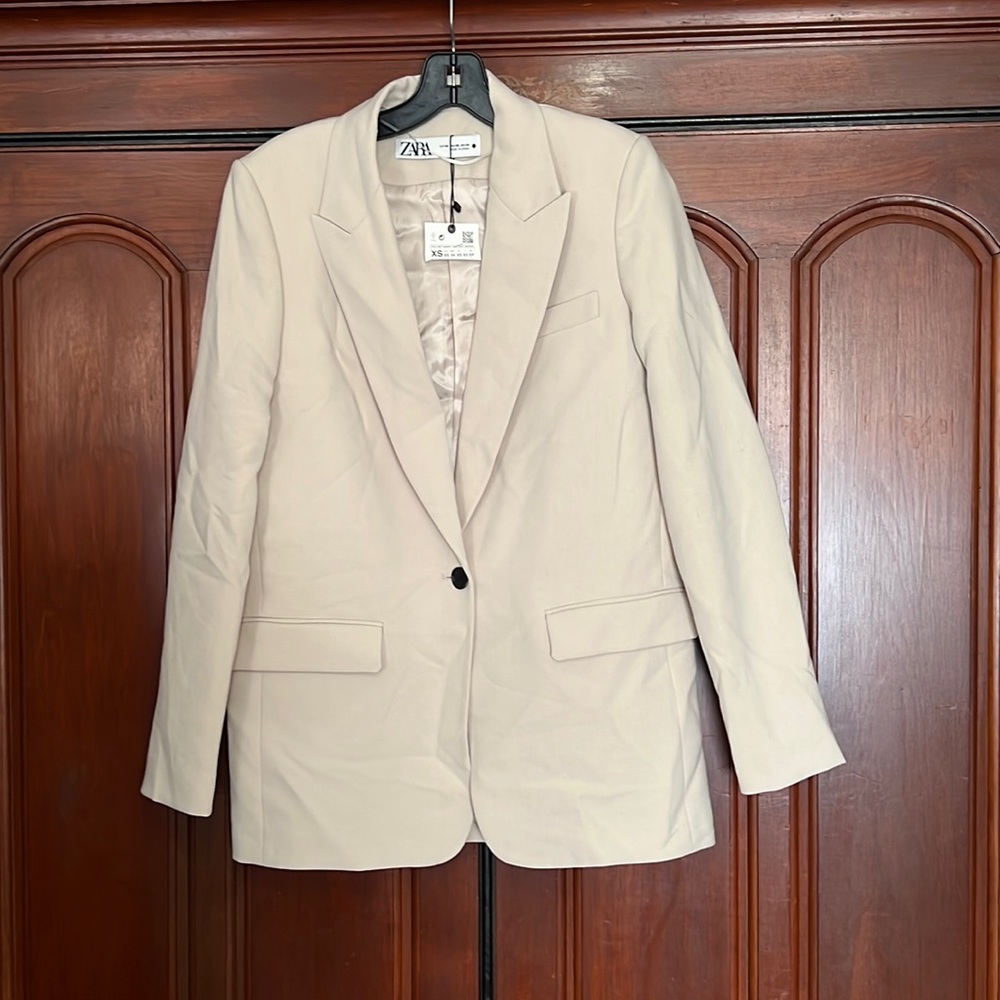 Zara NWT Bloggers Favorite Beige Straight Cut Blazer With Pockets Size XS